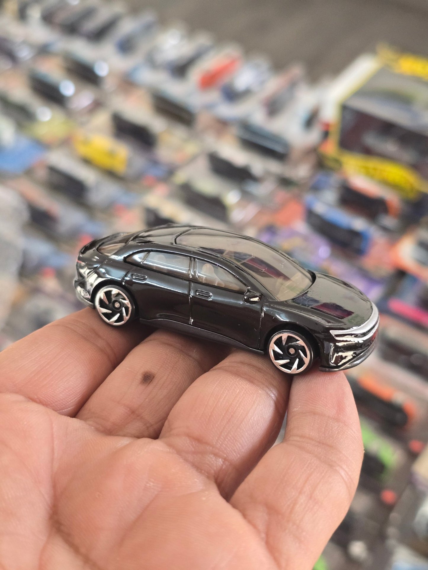 Hot Wheels Lucid Air - Black (Uncarded) - Kinder Logs