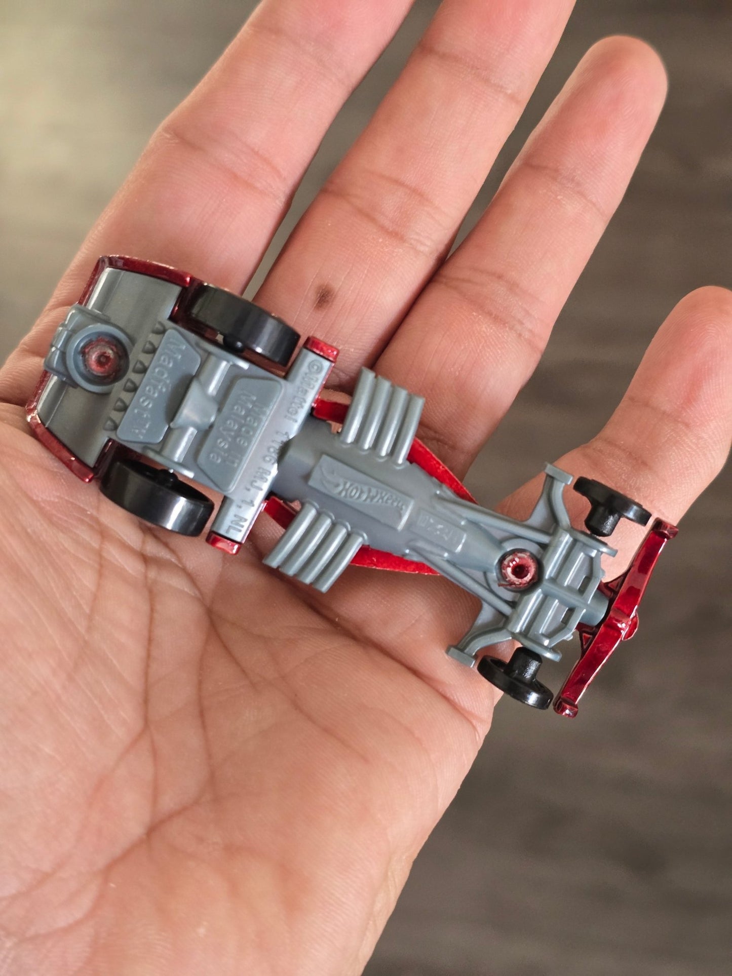 Hot Wheels Madfast - Maroon (Uncarded - New) - Kinder Logs