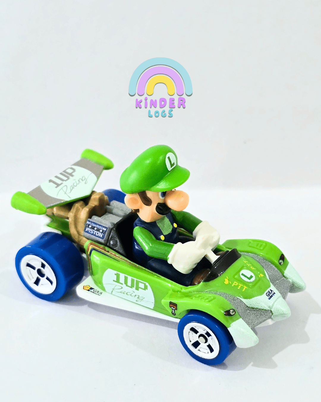 Hot Wheels Mario Kart - Circuit Special - LUIGI Car (Uncarded) - Kinder Logs