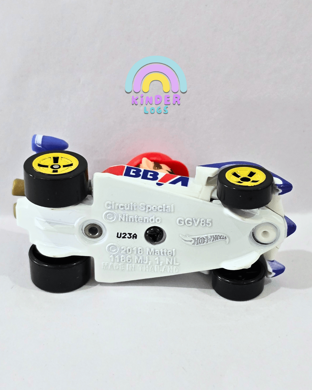 Hot Wheels Mario Kart - Circuit Special - MARIO Car (Uncarded) - Kinder Logs