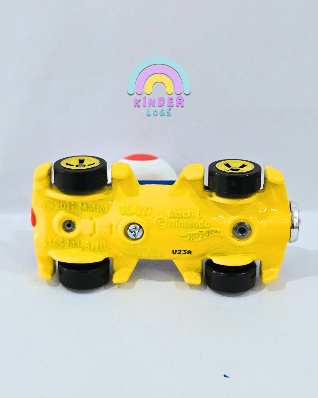 Hot Wheels Mario Kart - Mach 8 - TOAD Car (Uncarded) - Kinder Logs