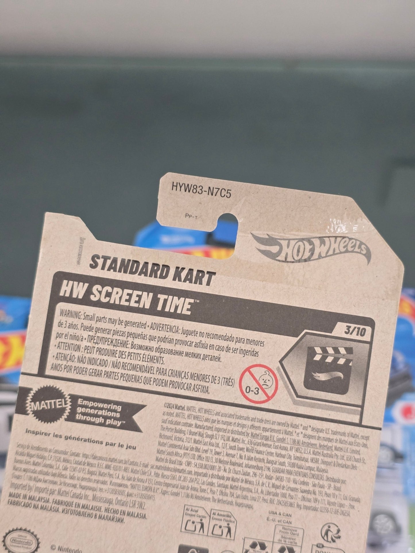 Hot Wheels Mario Kart - Standard Kart (Imported) - Kinder Logs