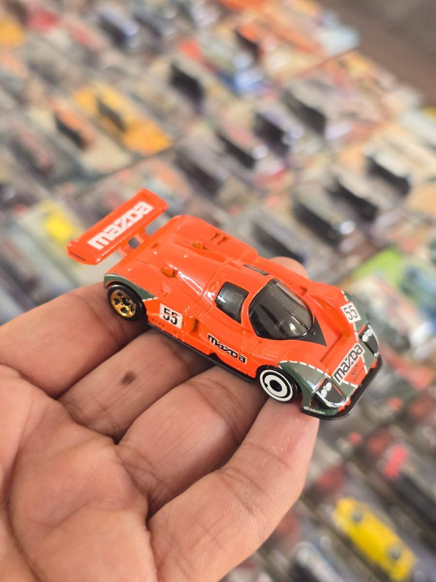 Hot Wheels Mazda 787B - Orange (Uncarded) - Kinder Logs