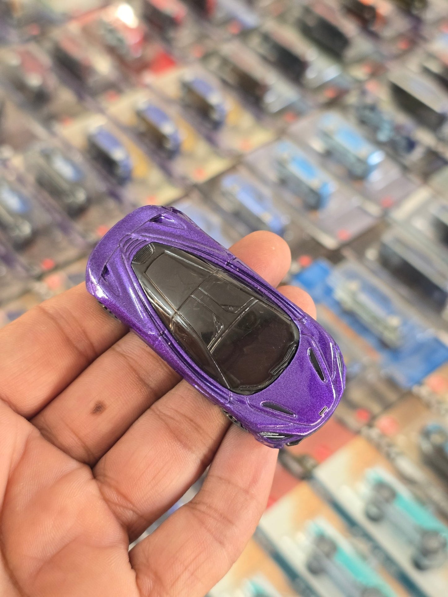 Hot Wheels McLaren 720S - Purple (Uncarded) - Kinder Logs
