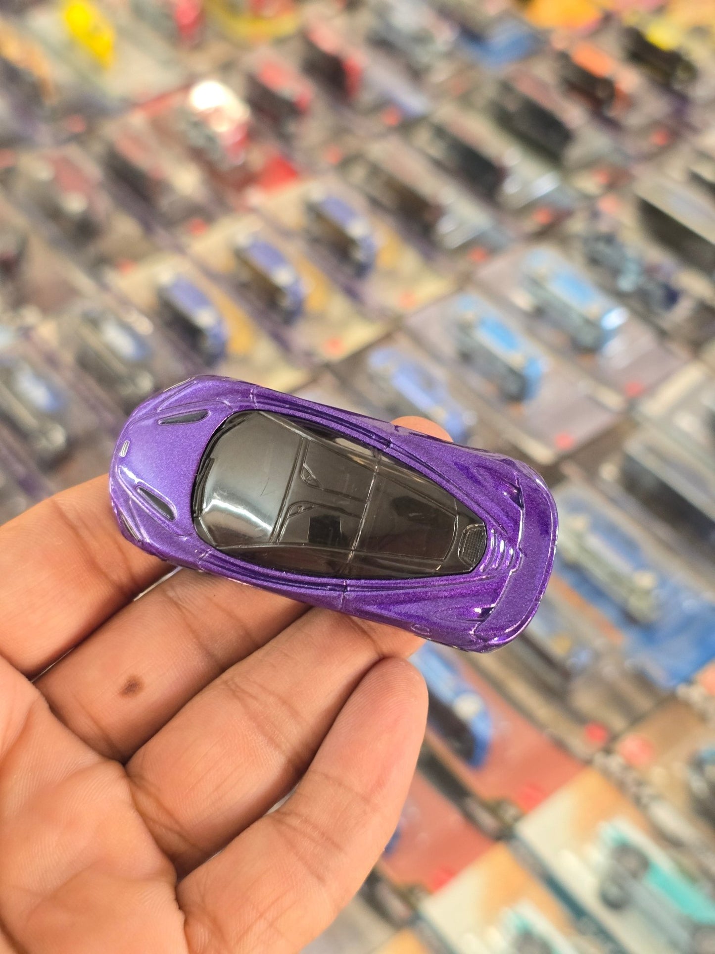 Hot Wheels McLaren 720S - Purple (Uncarded) - Kinder Logs