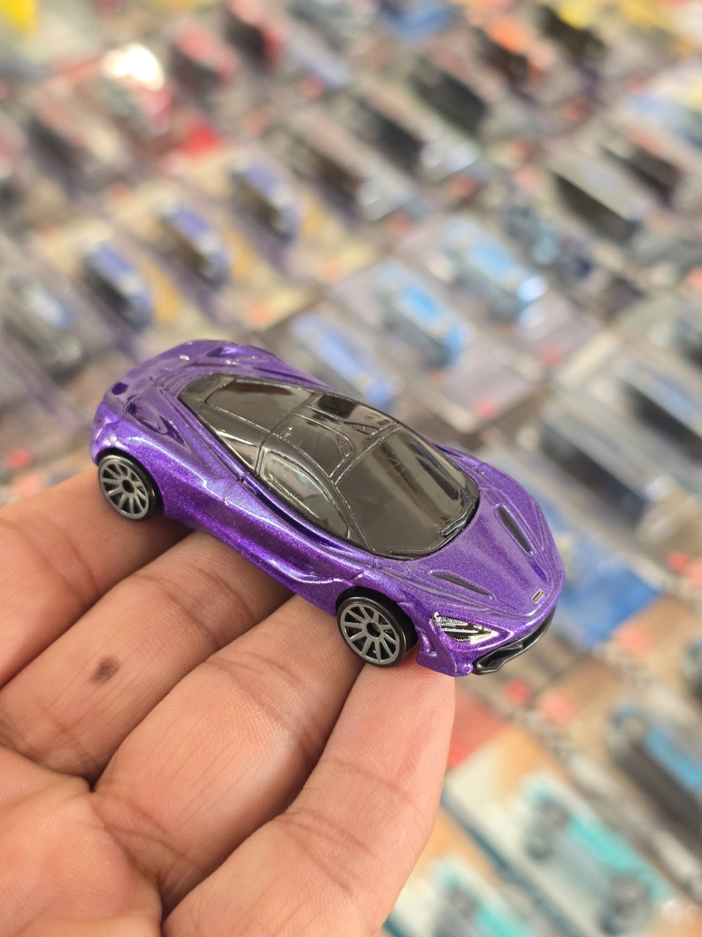 Hot Wheels McLaren 720S - Purple (Uncarded) - Kinder Logs
