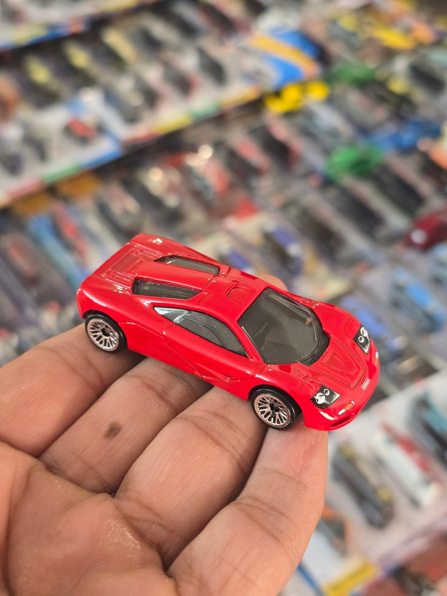 Hot Wheels McLaren F1 - Red (Uncarded) - Kinder Logs