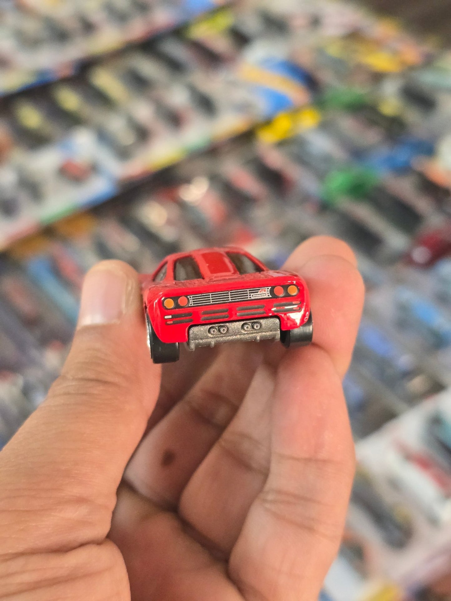 Hot Wheels McLaren F1 - Red (Uncarded) - Kinder Logs