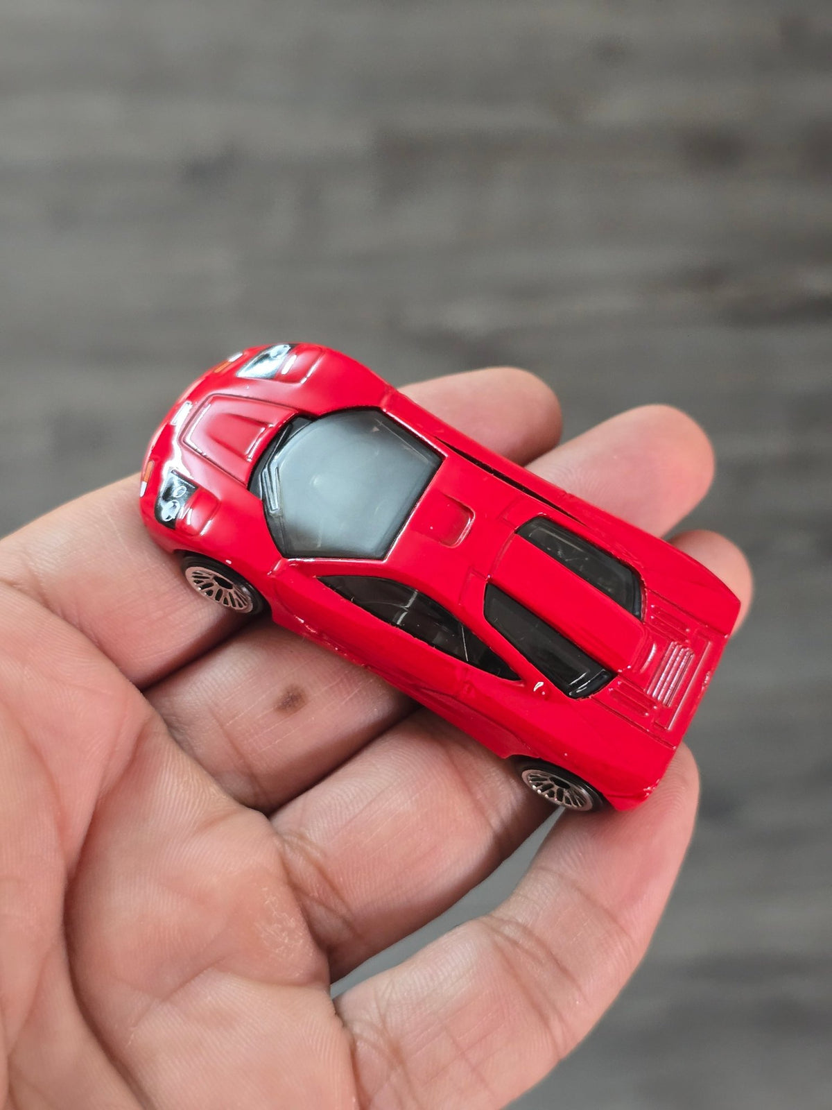 Hot Wheels McLaren F1 - Red (Uncarded - New) - Kinder Logs