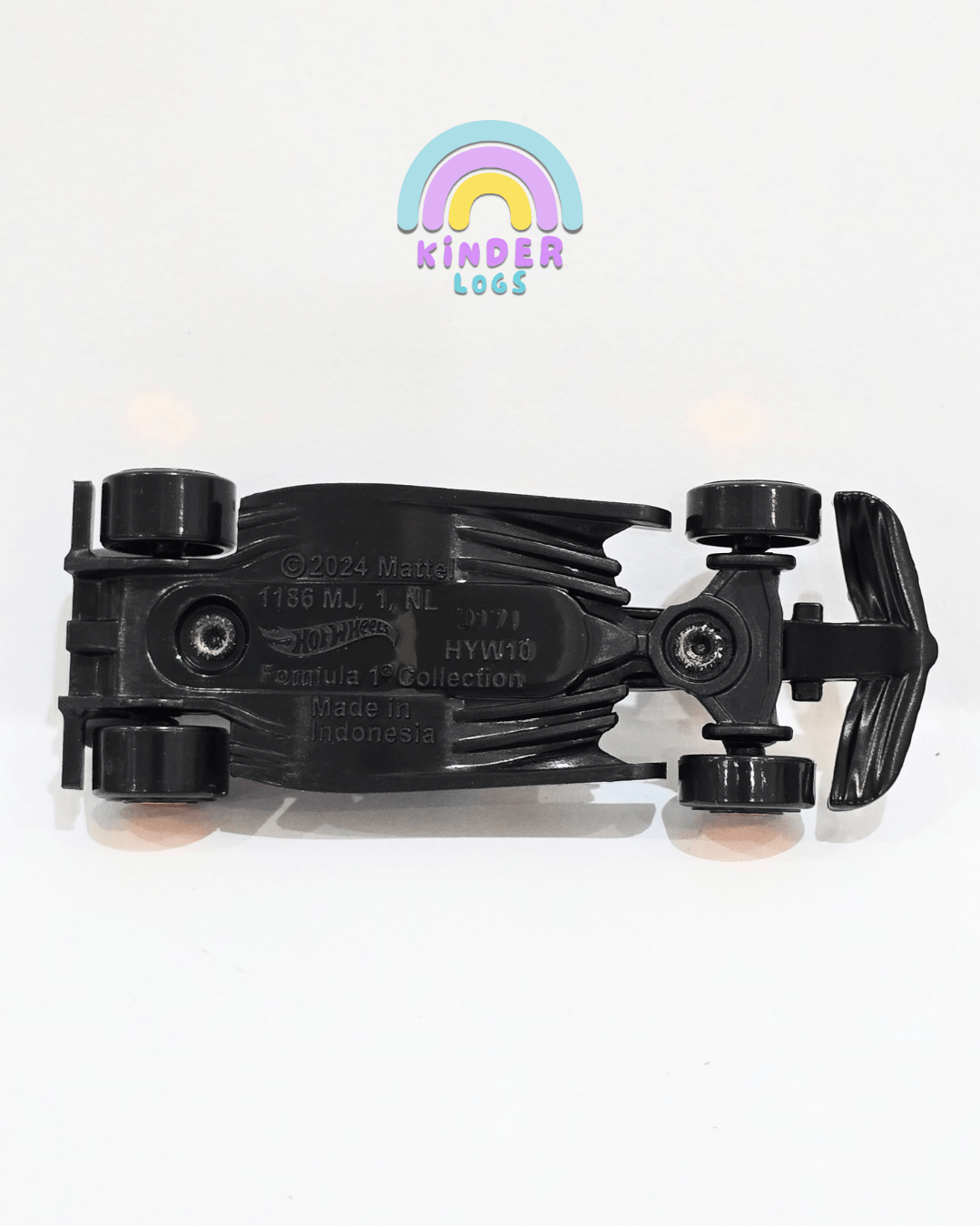 Hot Wheels McLaren Formula 1 Team Car (Uncarded) - Kinder Logs