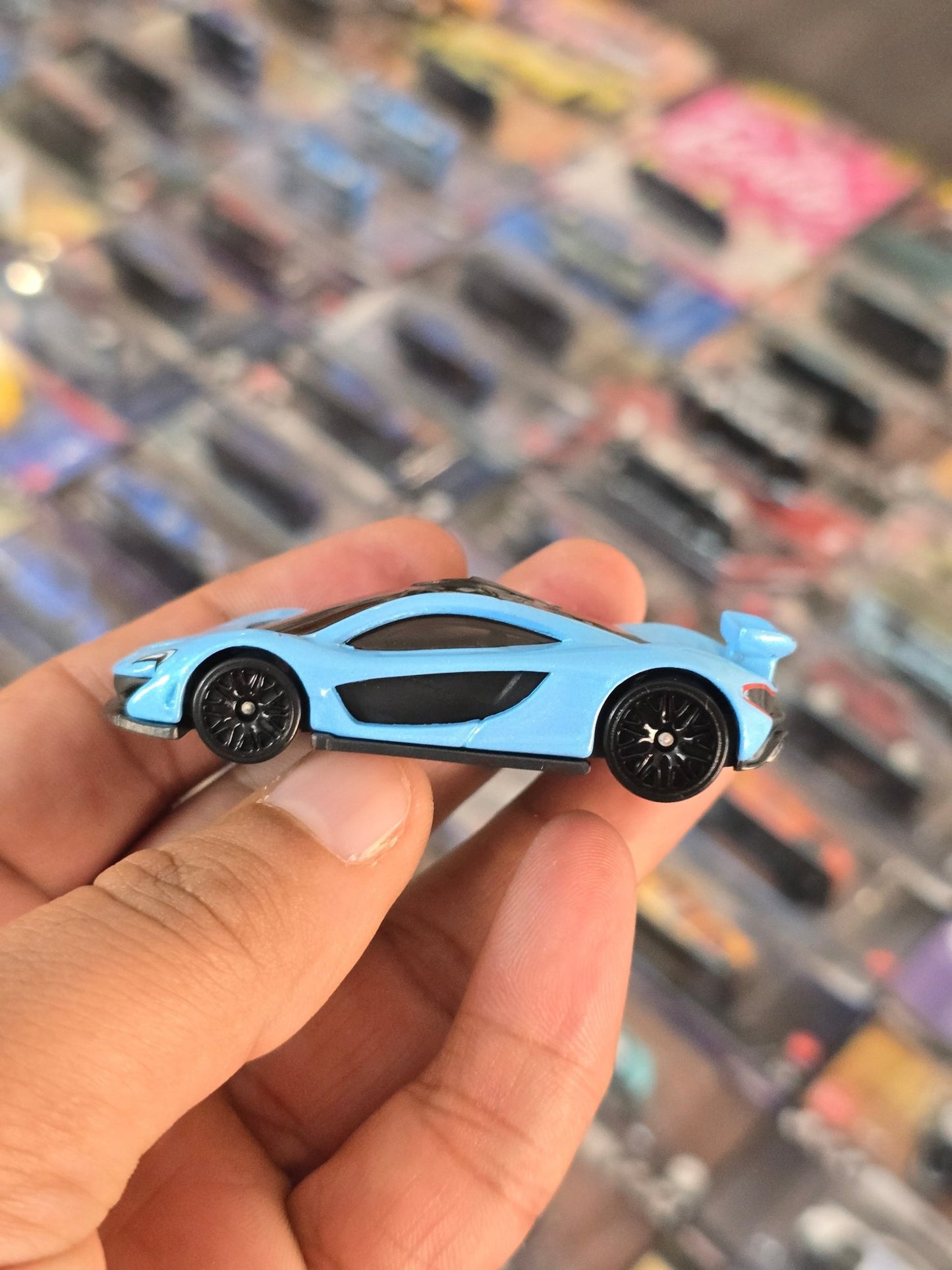 Hot Wheels McLaren P1 - Blue (Uncarded) - Kinder Logs