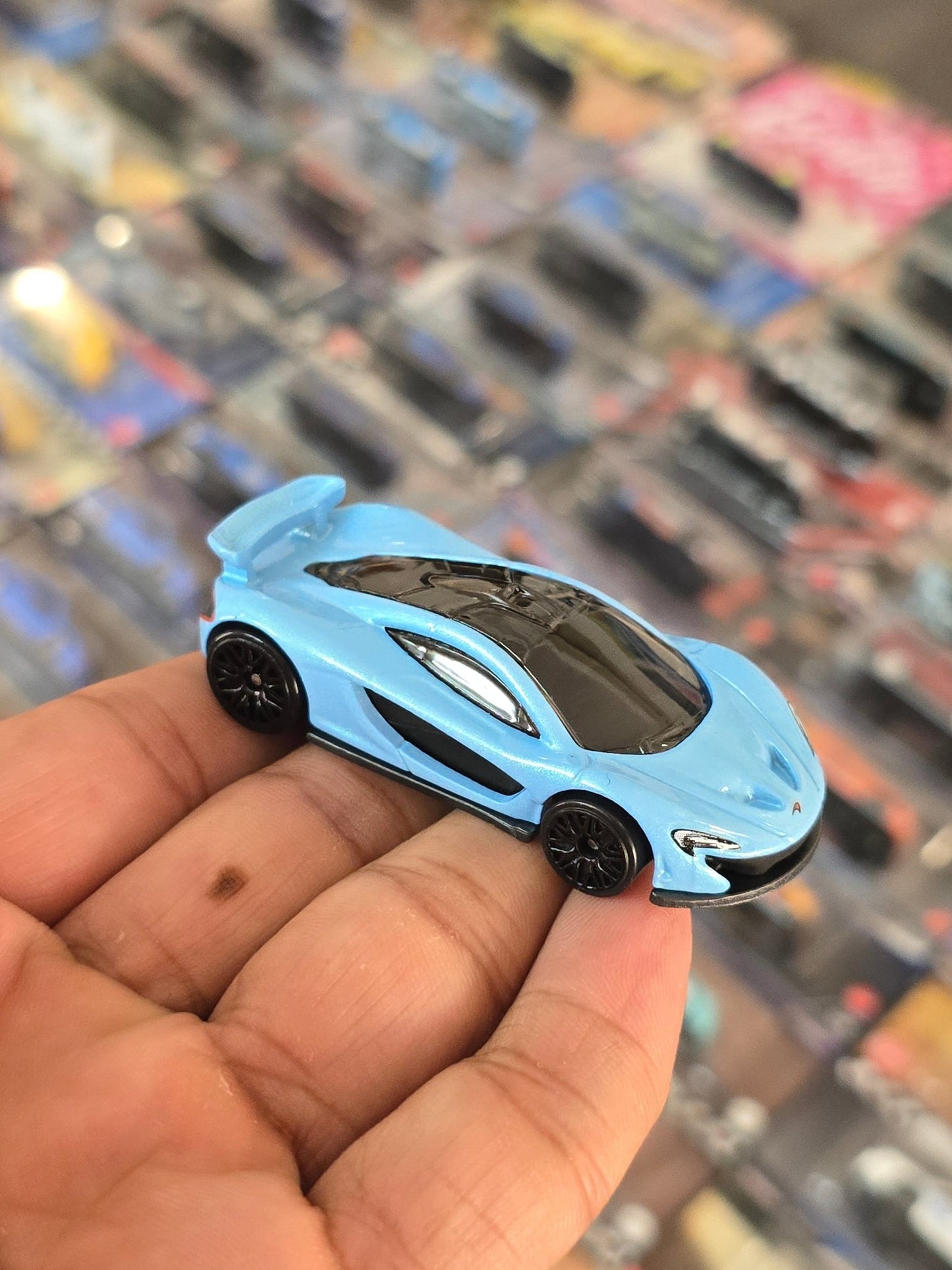 Hot Wheels McLaren P1 - Blue (Uncarded) - Kinder Logs