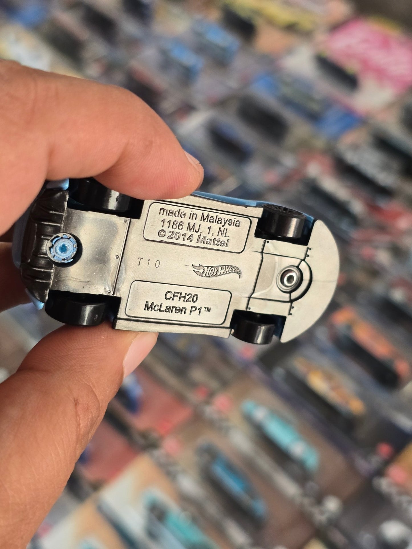 Hot Wheels McLaren P1 - Blue (Uncarded) - Kinder Logs