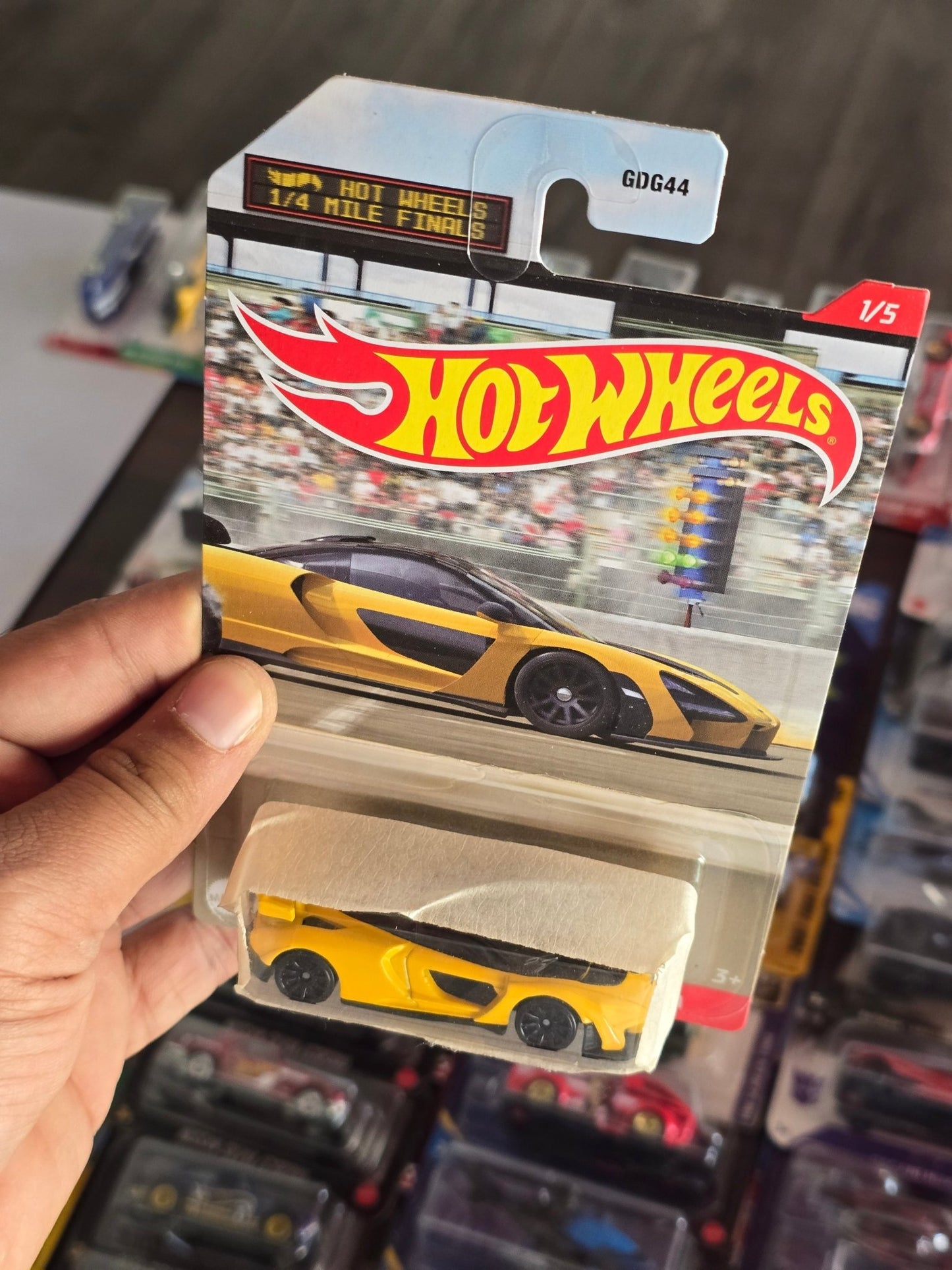 Hot Wheels McLaren Senna - 1/4 Mile Finals (Imported) - Kinder Logs