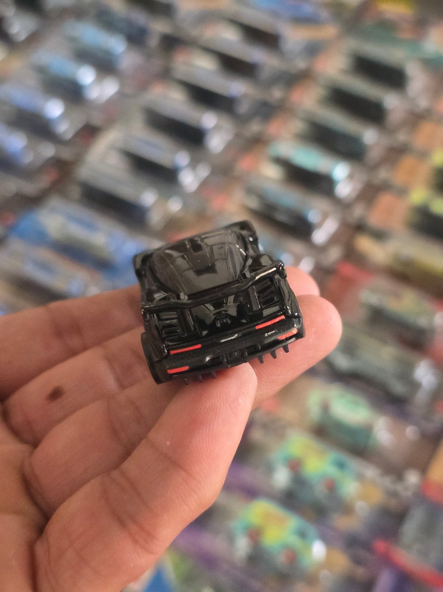 Hot Wheels McLaren Senna - Black (Uncarded) - Kinder Logs