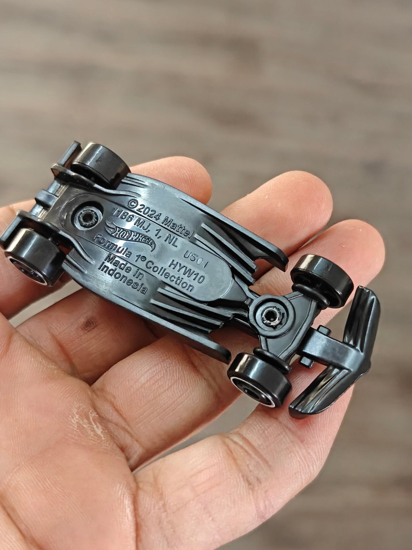 Hot Wheels Mercedes - AMG Petronas F1 Car - Black (Uncarded - New) - Kinder Logs