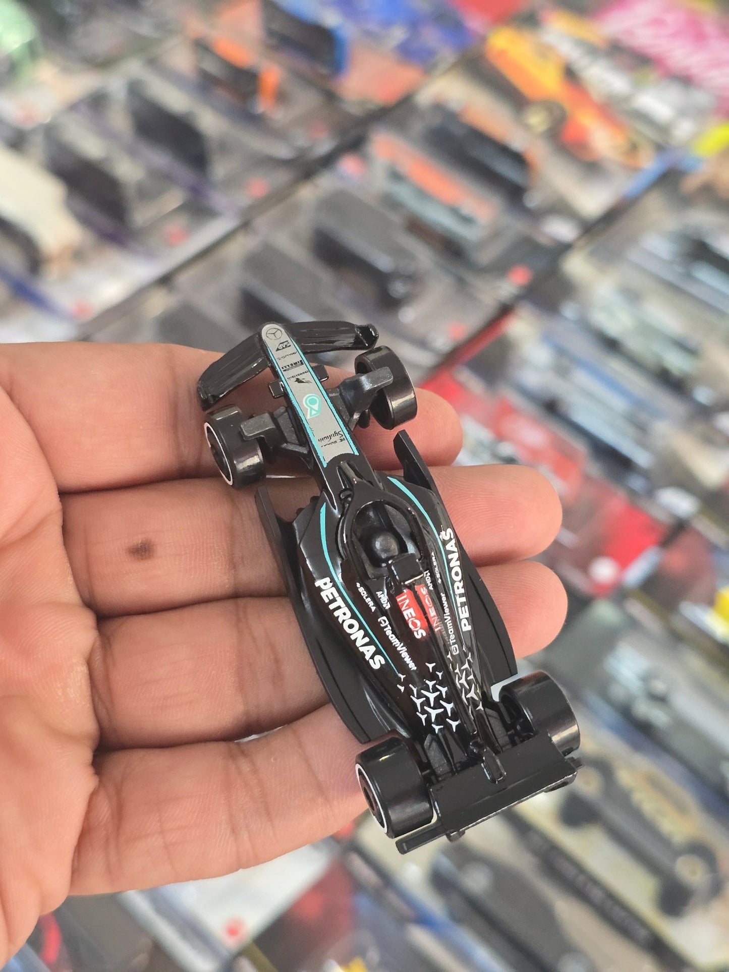 Hot Wheels Mercedes - AMG Petronas Formula One Team F1 Car (Uncarded) - Kinder Logs