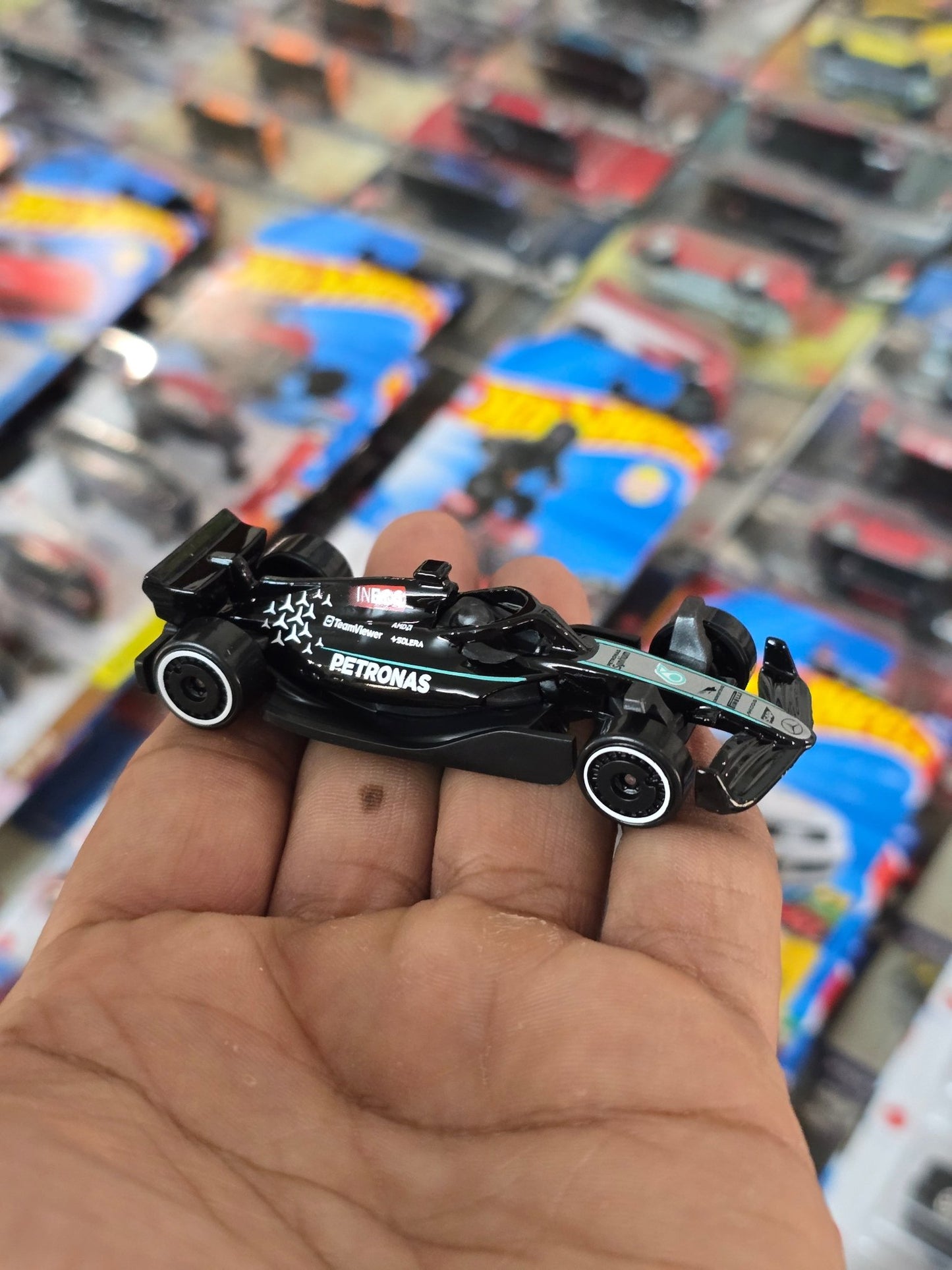 Hot Wheels Mercedes - AMG Petronas Formula One Team F1 Car (Uncarded) - Kinder Logs