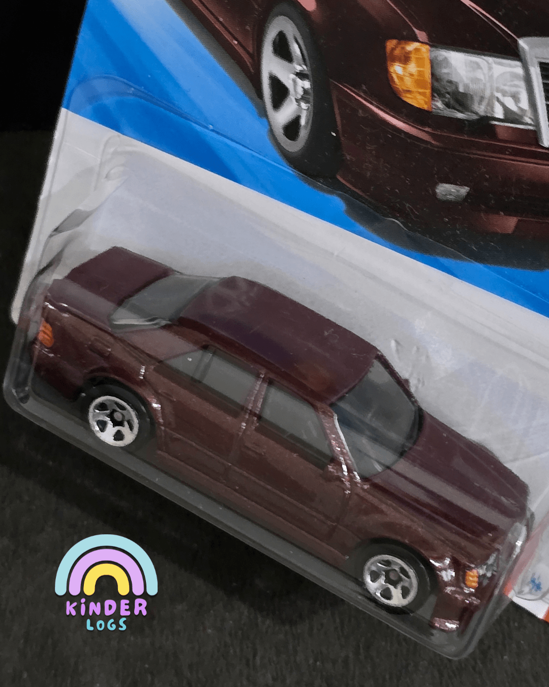 Hot Wheels Mercedes - Benz 500 E Red Edition (Imported) - Kinder Logs