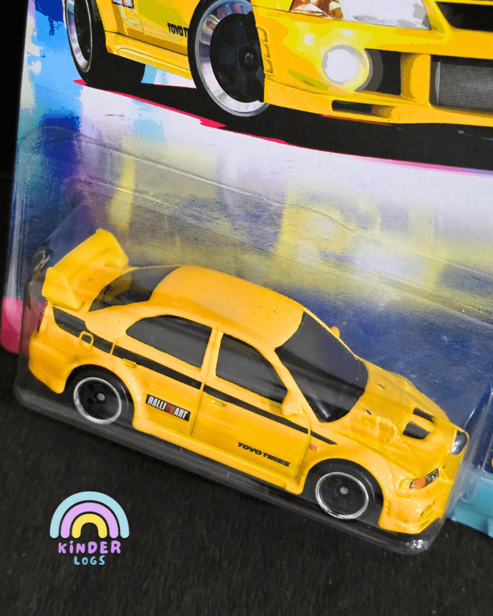 Hot Wheels Mitsubishi Lancer Evolution VI - Yellow (Imported) - Kinder Logs