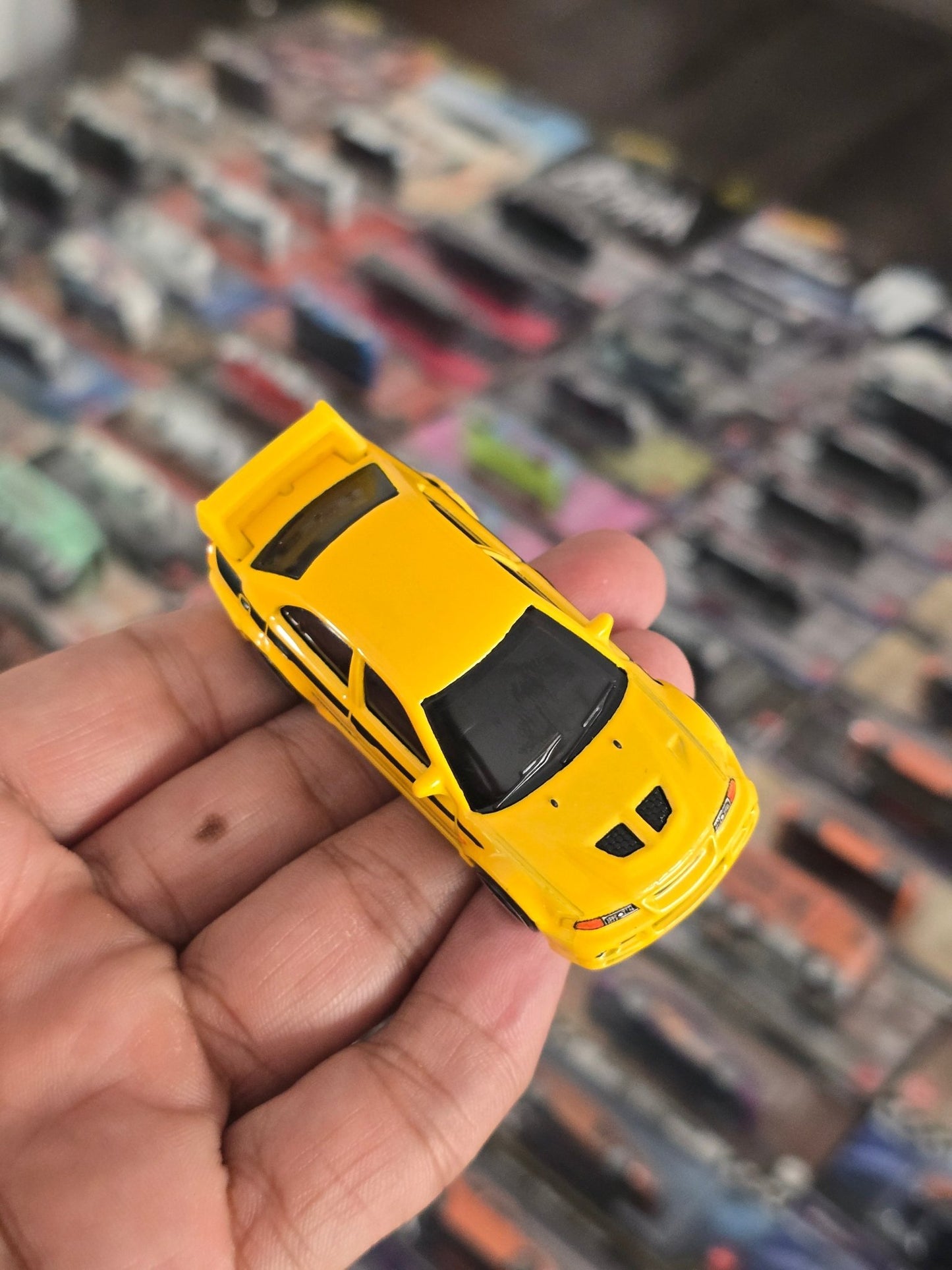 Hot Wheels Mitsubishi Lancer Evolution VI - Yellow (Uncarded) - Kinder Logs