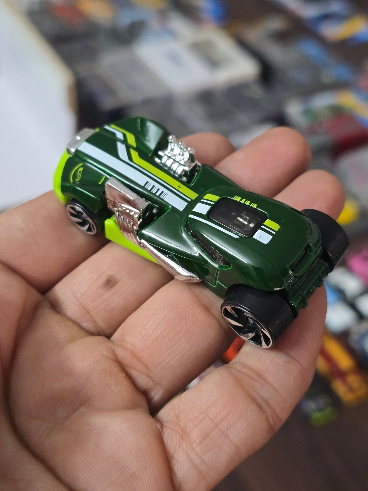 Hot Wheels Mod Mill - Green (Uncarded - New) - Kinder Logs