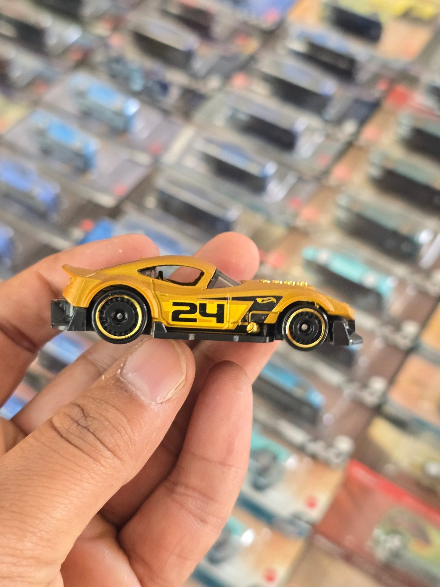 Hot Wheels Muscle And Blown - Matte Gold (Uncarded) - Kinder Logs