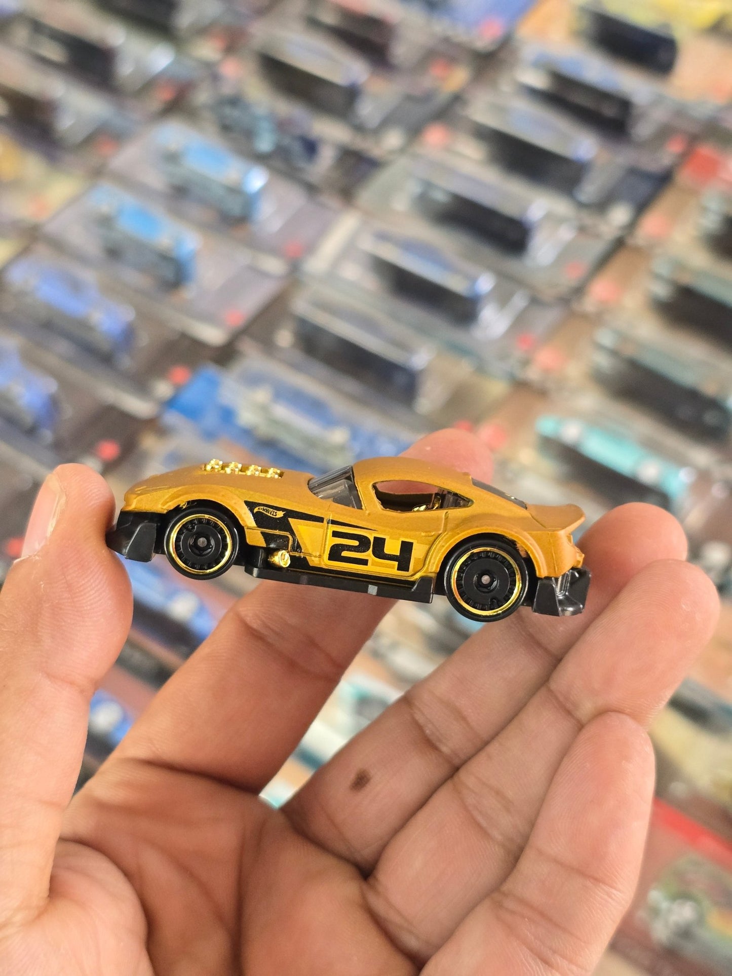 Hot Wheels Muscle And Blown - Matte Gold (Uncarded) - Kinder Logs