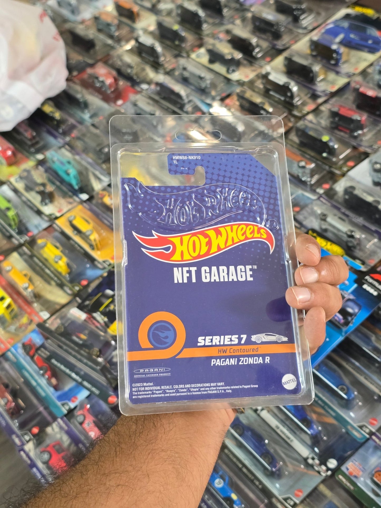 Hot Wheels NFT Pagani Zonda R (Spectraflame Red) - Kinder Logs