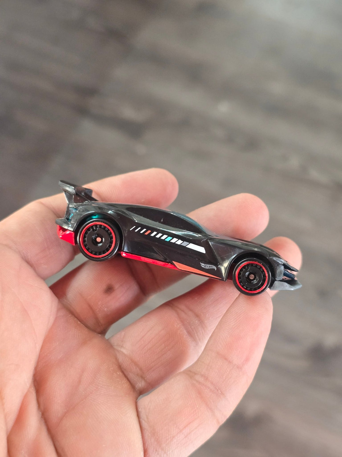 Hot Wheels Nightburnerz Gazella R (Uncarded - New) - Kinder Logs