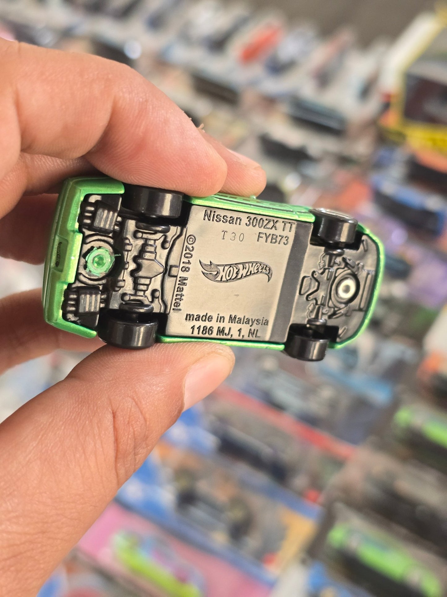Hot Wheels Nissan 300ZX Twin Turbo - Green (Uncarded) - Kinder Logs