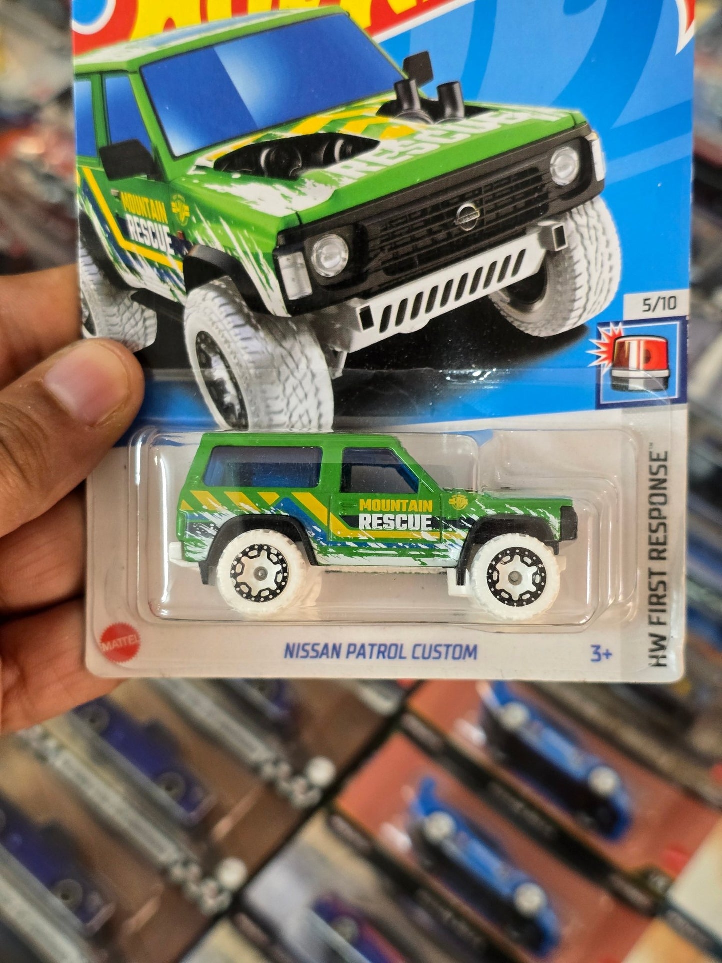 Hot Wheels Nissan Patrol Custom - Green (Imported) - Kinder Logs