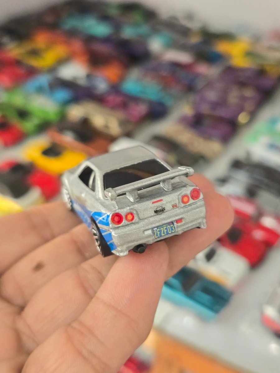 Hot Wheels Nissan Skyline GT - R (R34) - Fast & Furious (Uncarded) - Kinder Logs