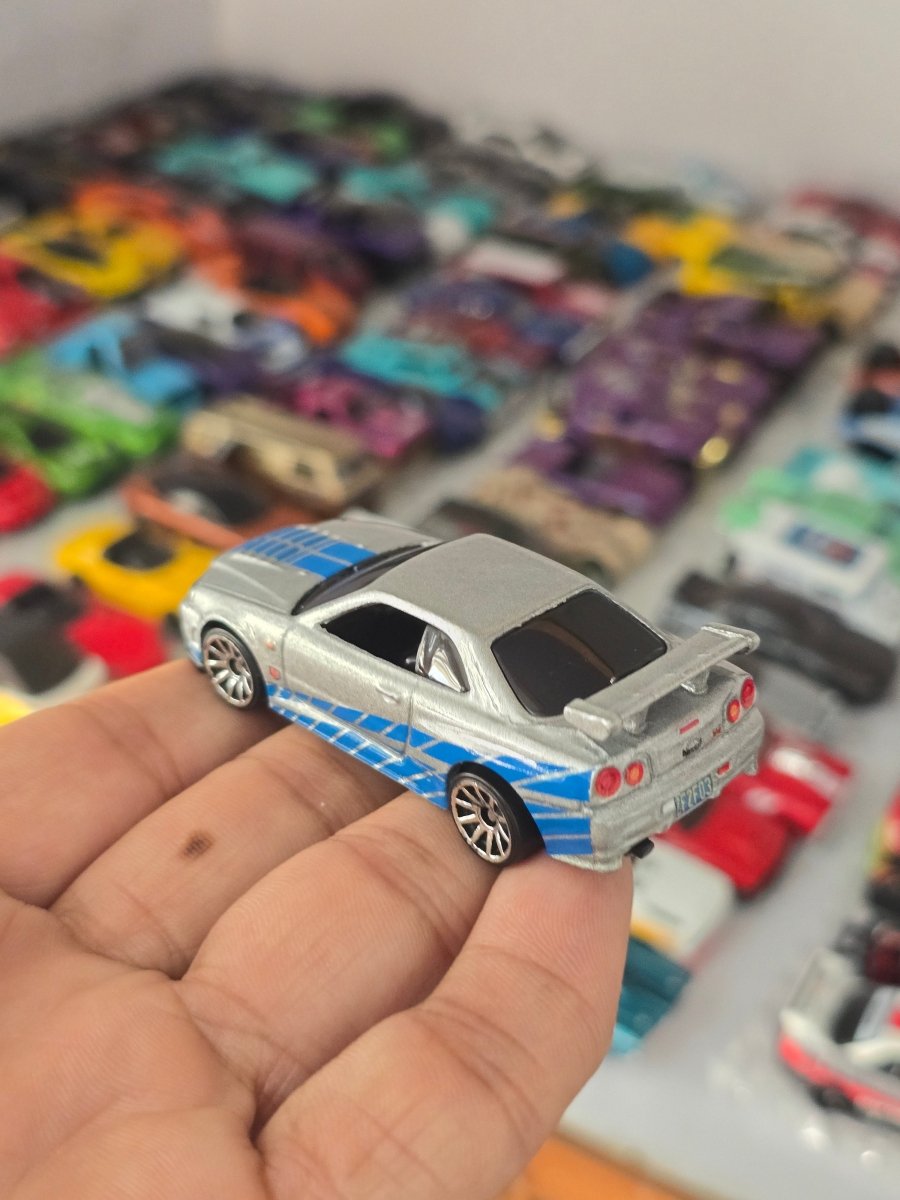Hot Wheels Nissan Skyline GT - R (R34) - Fast & Furious (Uncarded) - Kinder Logs