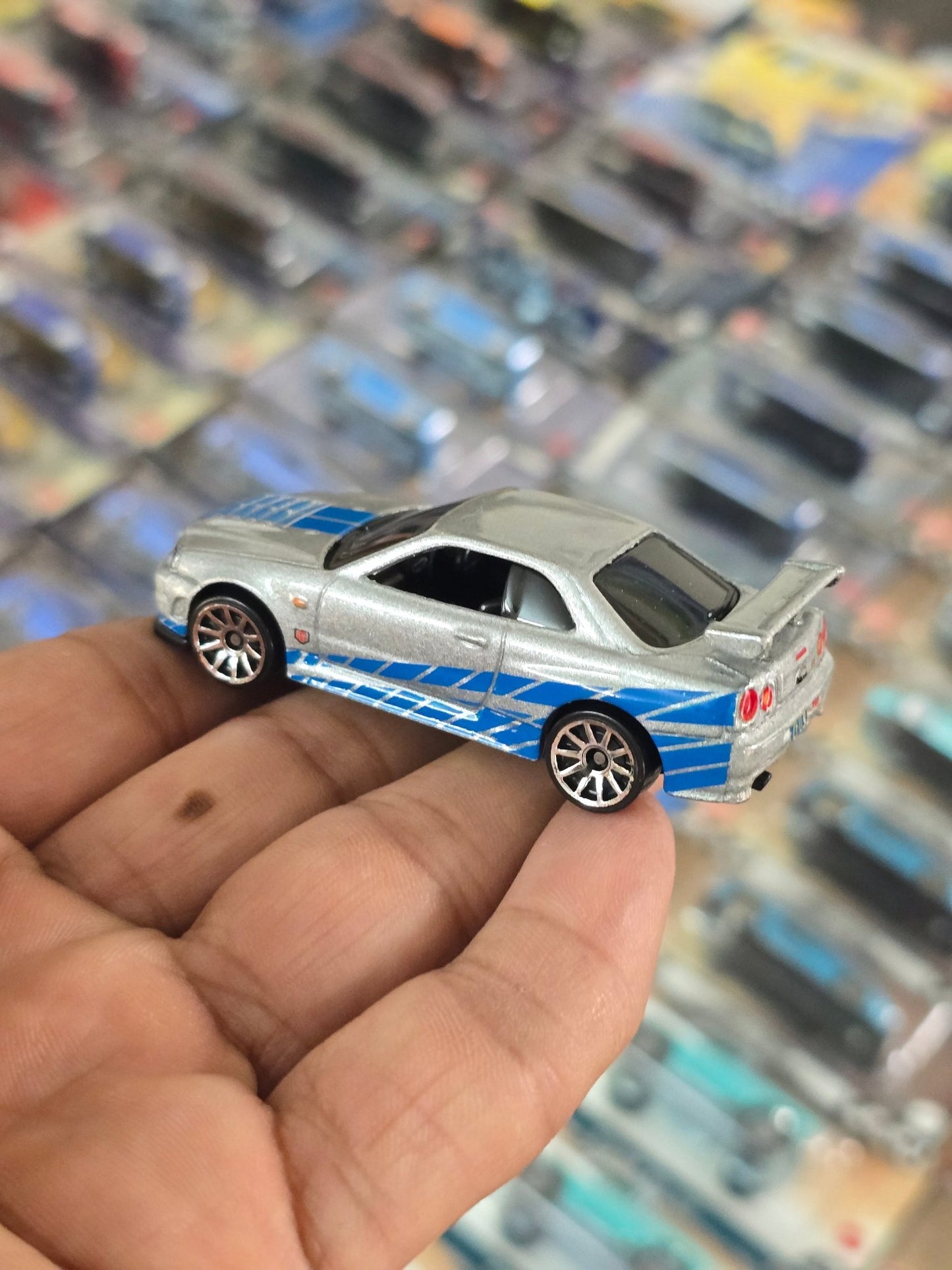 Hot Wheels Nissan Skyline GT - R (R34) - Fast & Furious (Uncarded) - Kinder Logs