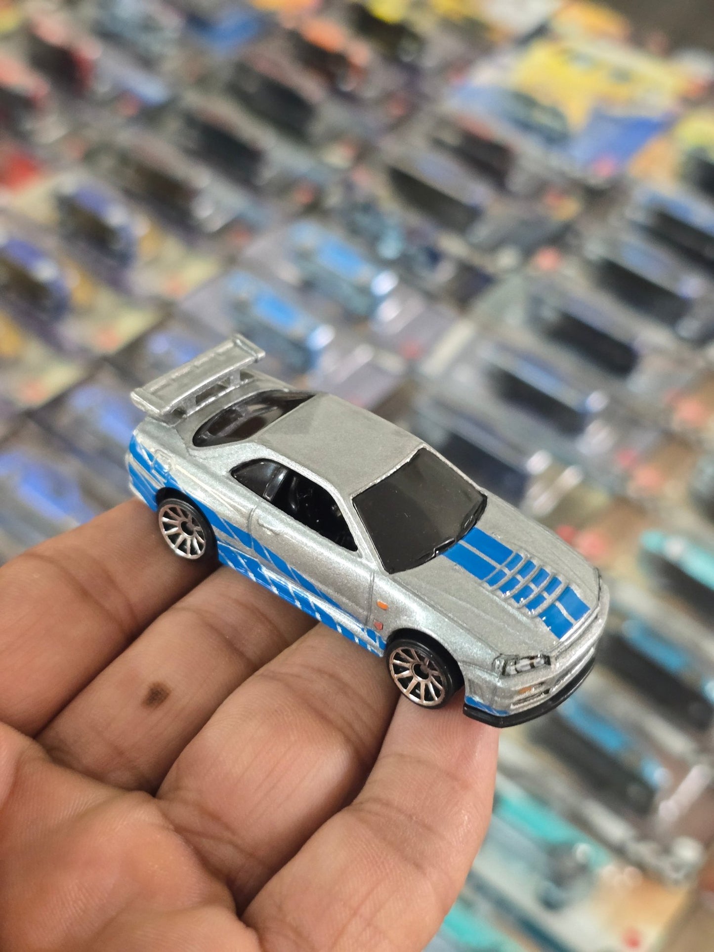 Hot Wheels Nissan Skyline GT - R (R34) - Fast & Furious (Uncarded) - Kinder Logs