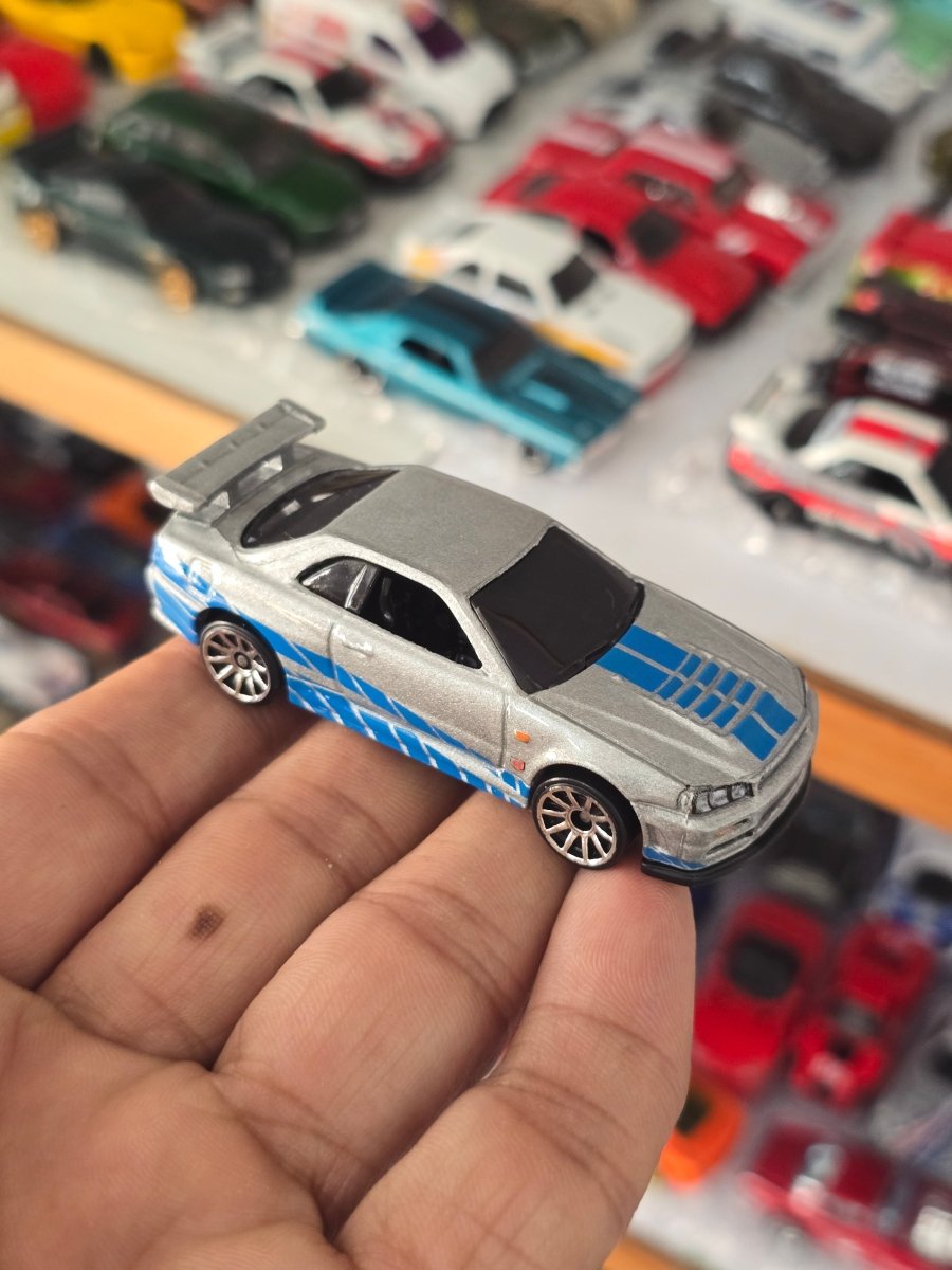 Hot Wheels Nissan Skyline GT - R (R34) - Fast & Furious (Uncarded) - Kinder Logs