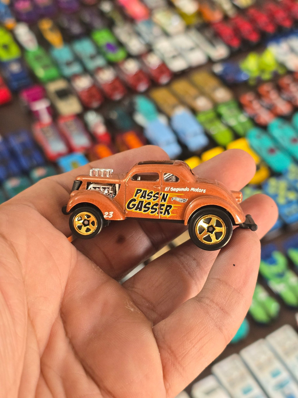 Hot Wheels Pass'N Gasser (Uncarded - New) - Kinder Logs