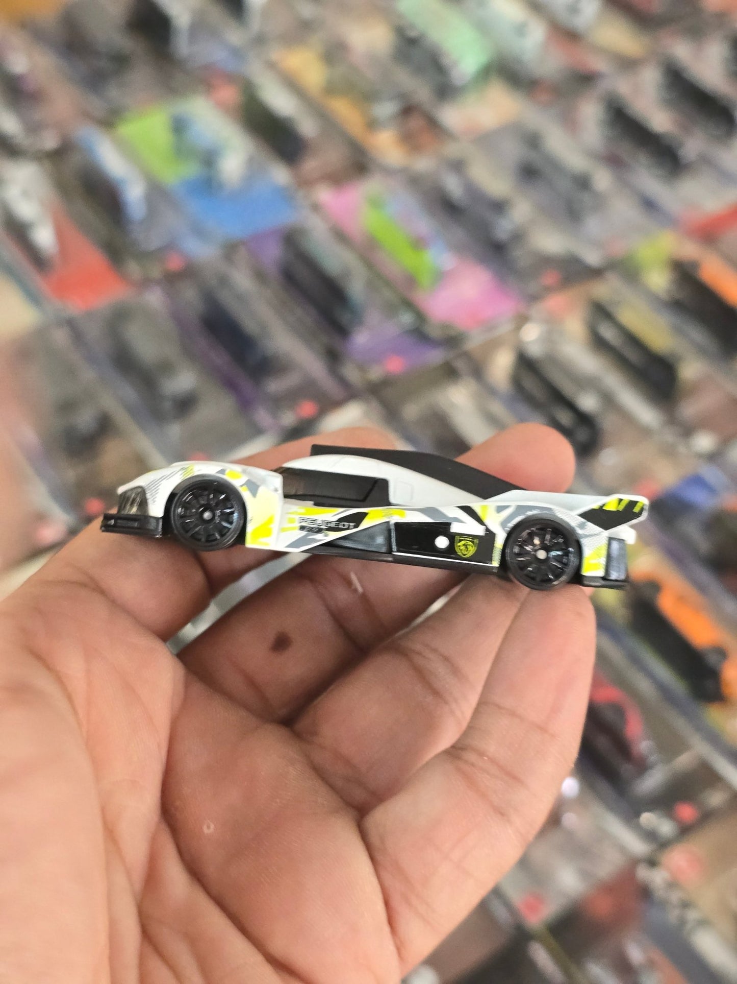 Hot Wheels Peugeot 9X8 Hypercar (Uncarded) - Kinder Logs