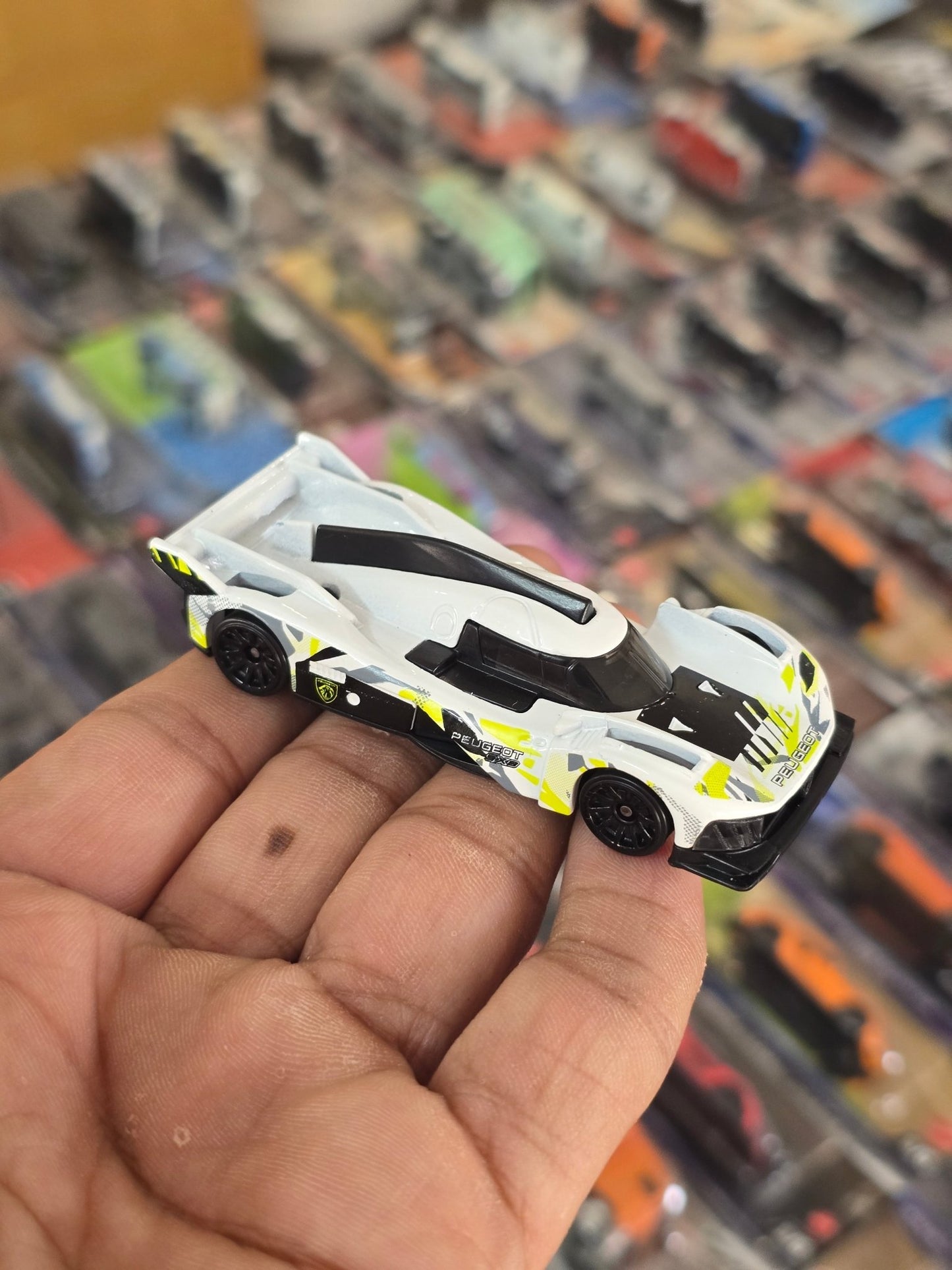 Hot Wheels Peugeot 9X8 Hypercar (Uncarded) - Kinder Logs