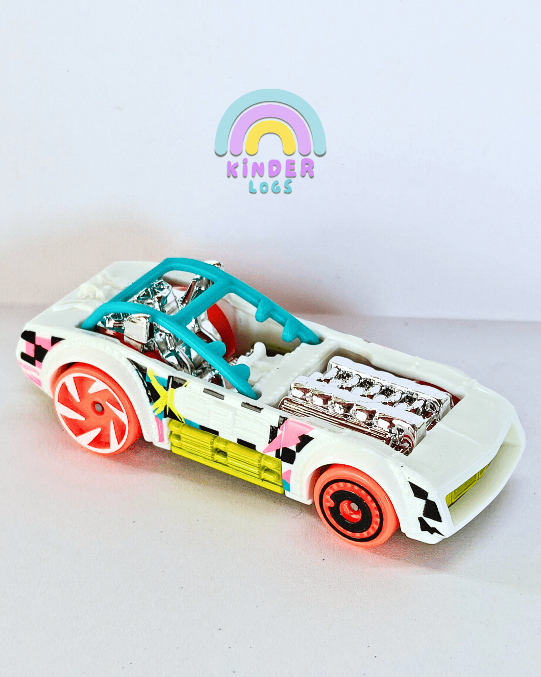 Hot Wheels Piledriver - White (Uncarded - New) - Kinder Logs