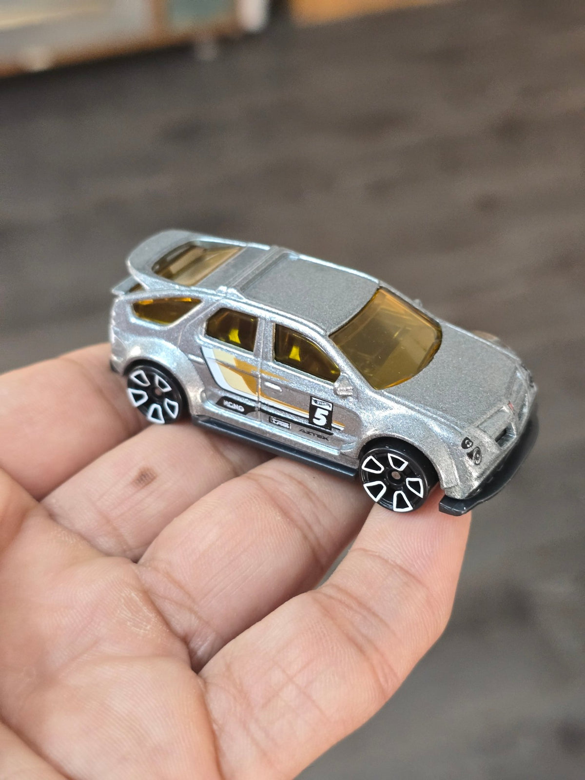 Hot Wheels Pontiac Aztek Custom - Silver (Uncarded - New) - Kinder Logs