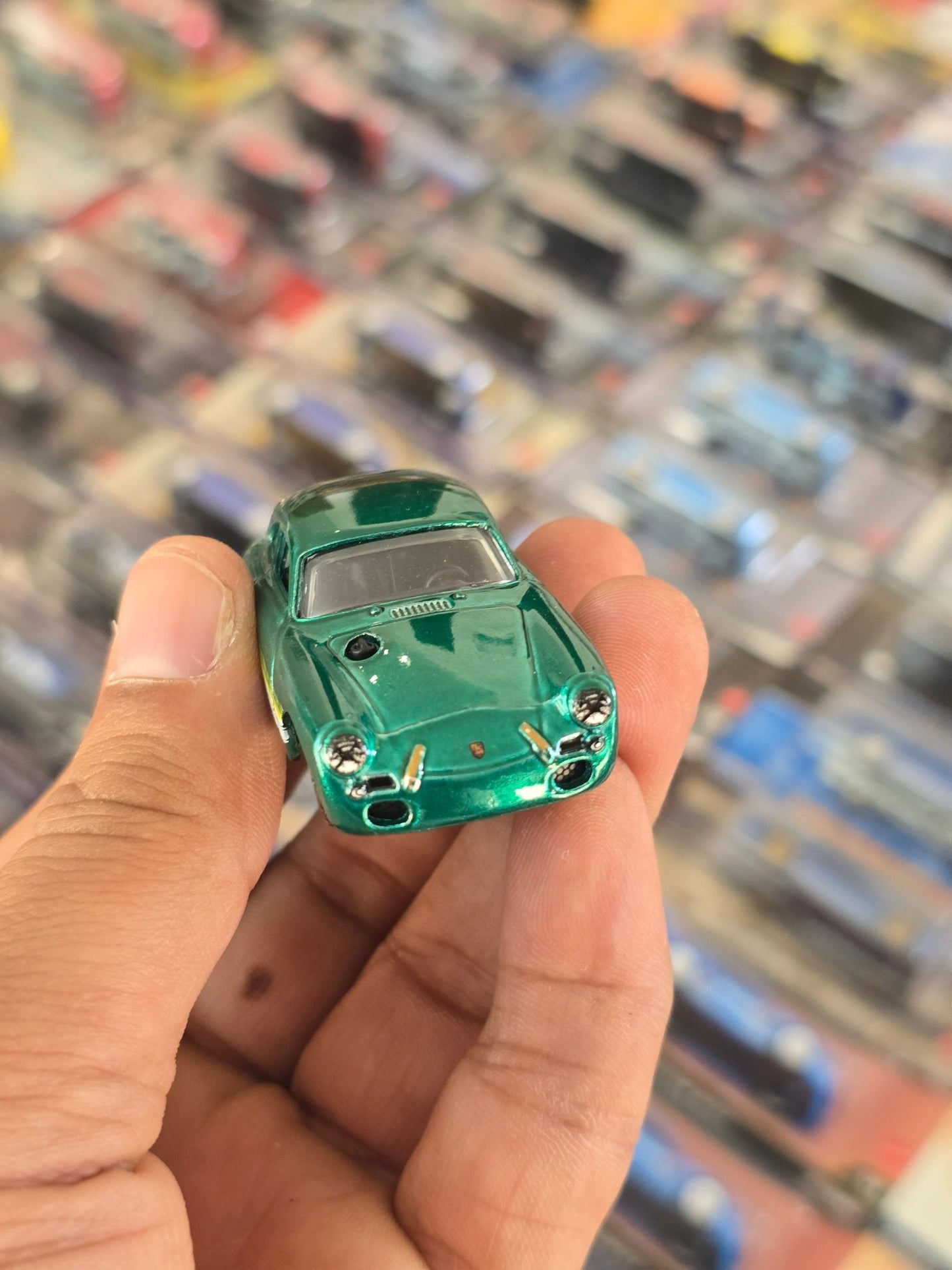 Hot Wheels Porsche 356 Outlaw - Ultra Hots (Uncarded) - Kinder Logs