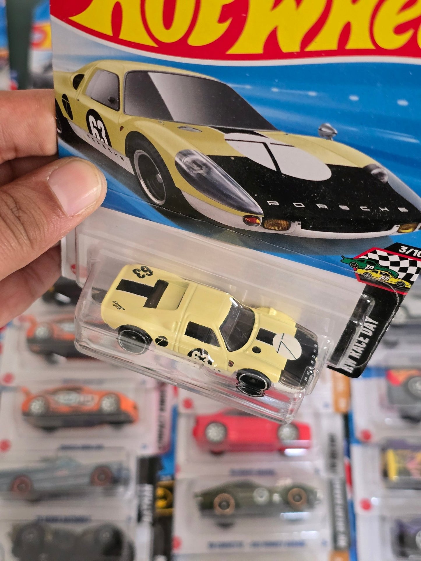 Hot Wheels Porsche 904 Carrera GTS - Light Yellow (Imported) - Kinder Logs