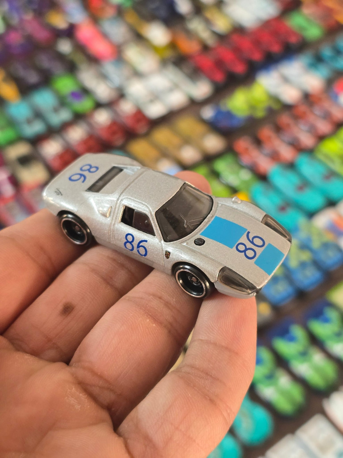 Hot Wheels Porsche 904 Carrera GTS - Silver (Uncarded - New) - Kinder Logs