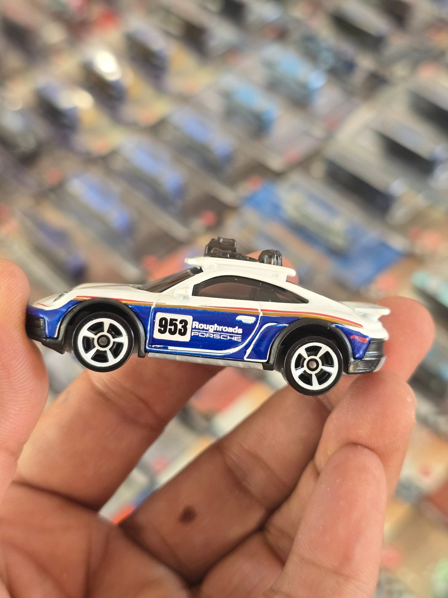 Hot Wheels Porsche 911 Rallye (Uncarded) - Kinder Logs