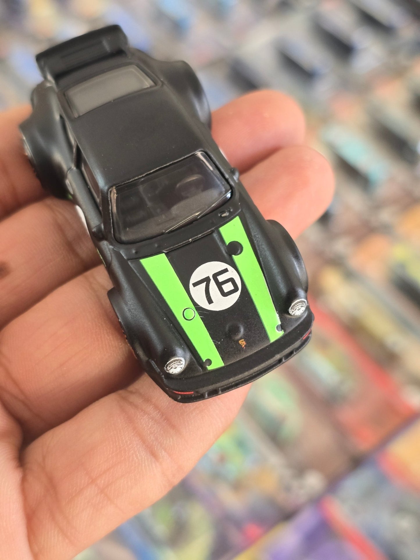 Hot Wheels Porsche 934 Turbo RSR Neon Speeders - Matte Black (Uncarded) - Kinder Logs