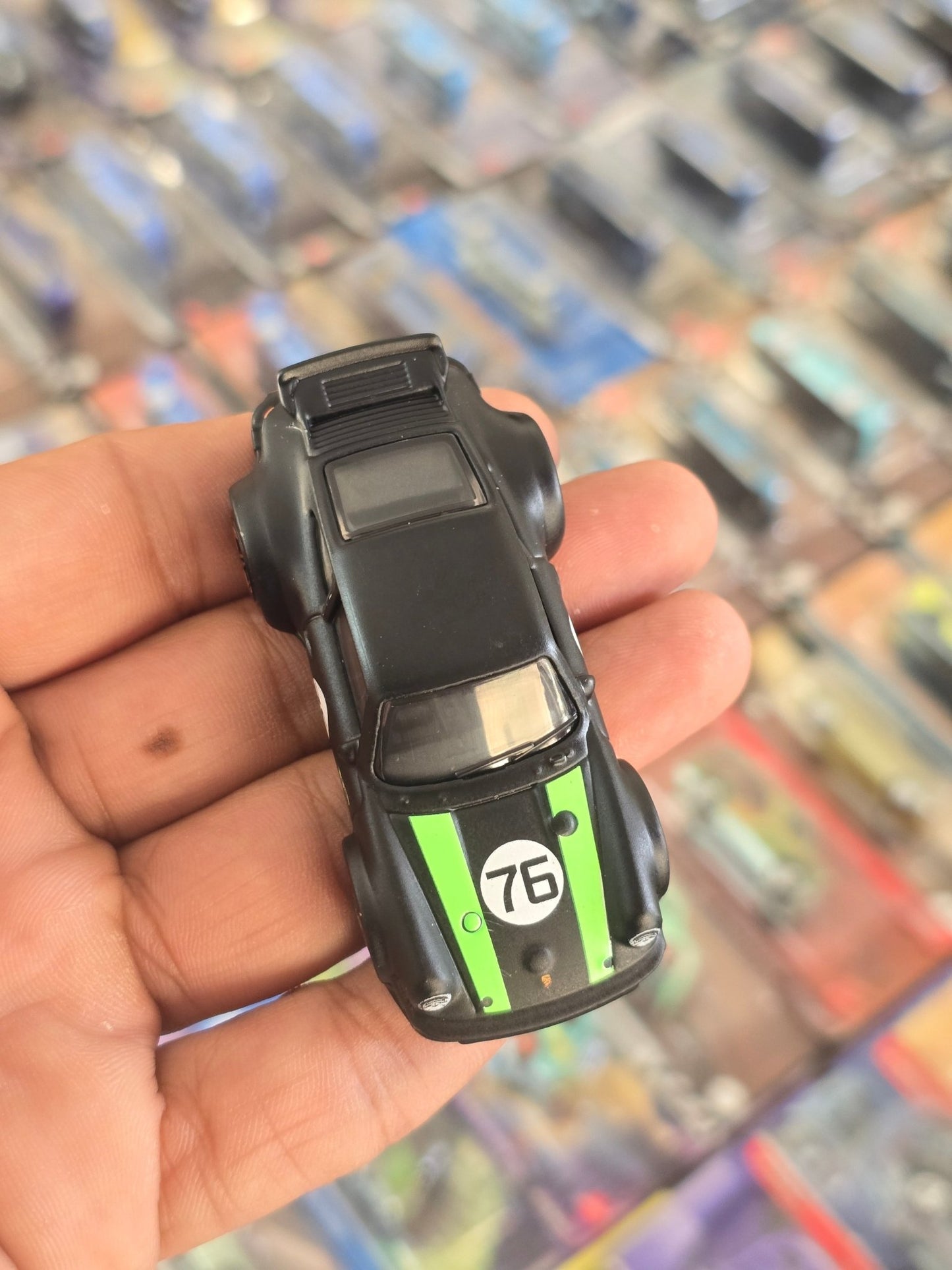 Hot Wheels Porsche 934 Turbo RSR Neon Speeders - Matte Black (Uncarded) - Kinder Logs
