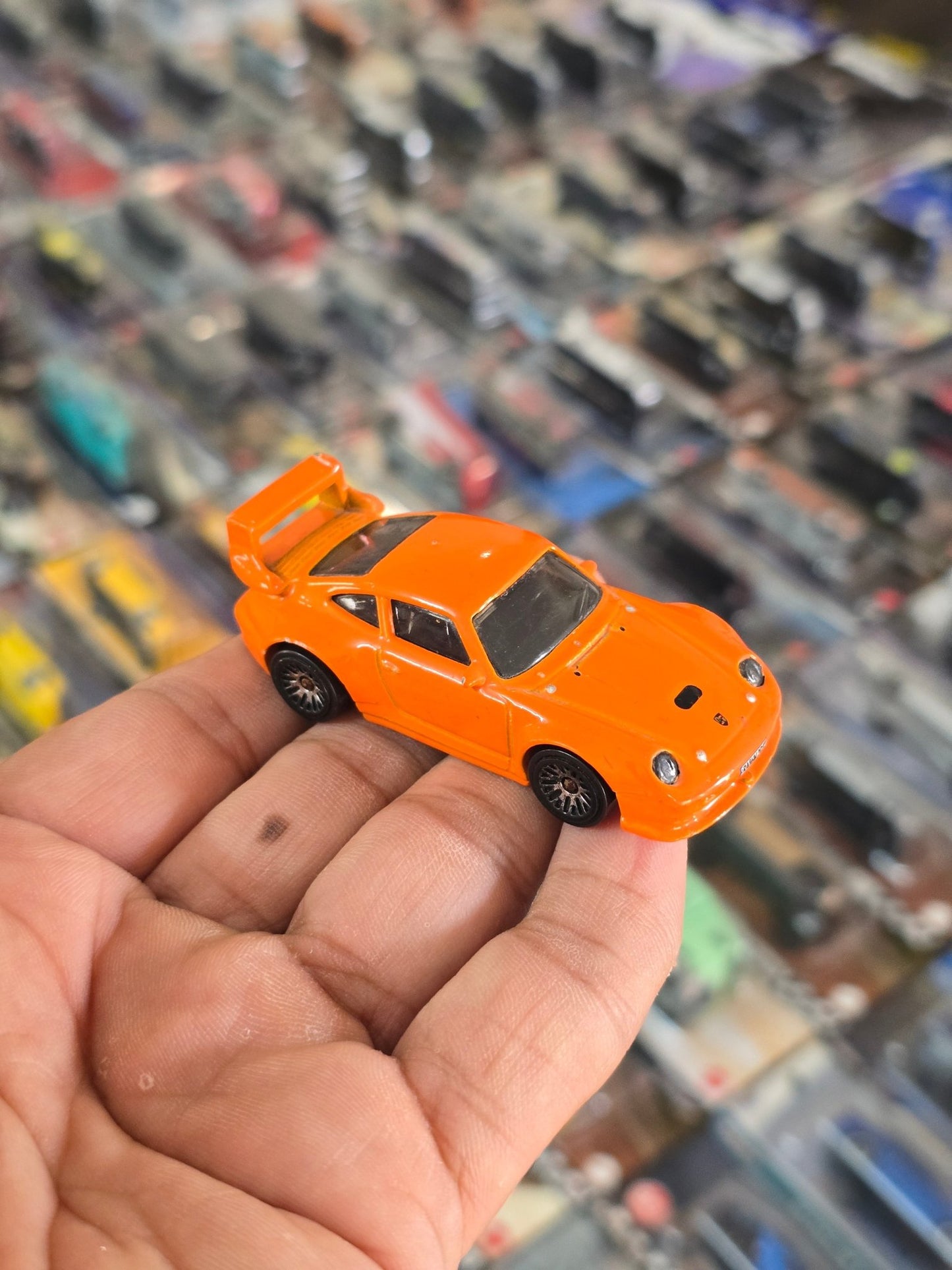 Hot Wheels Porsche 993 GT2 Widebody (X8240) - Orange (Used Car) - Kinder Logs