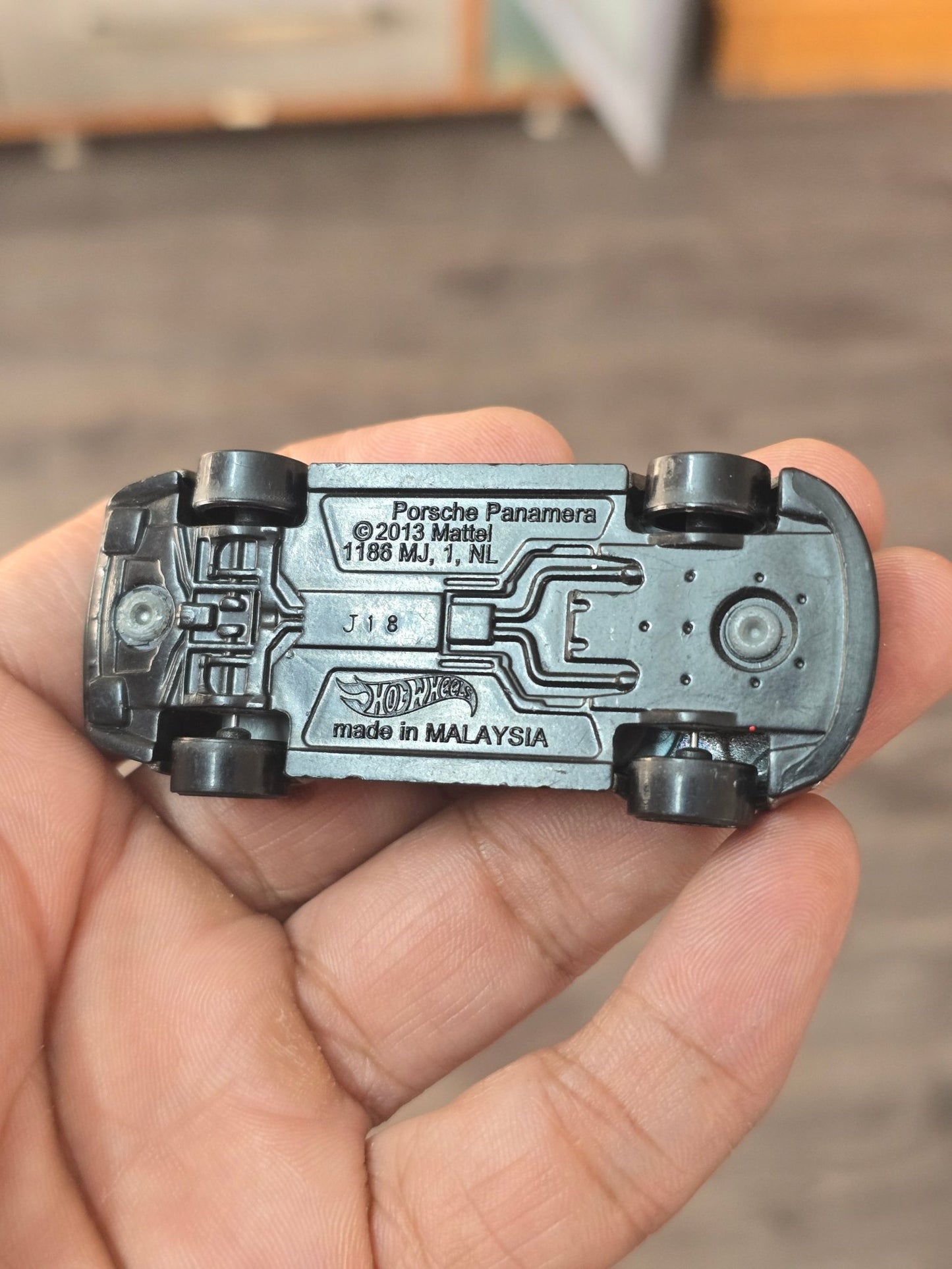 Hot Wheels Porsche Panamera (Pre - Owned) - Kinder Logs